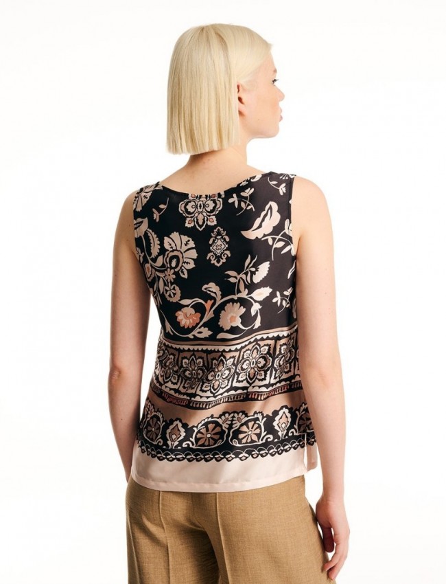 Floral printed μαύρη σατέν αμάνικη μπλούζα σε ίσια  γραμμή, με συνδυασμό print και ανοιχτή λαιμόκοψη Forel