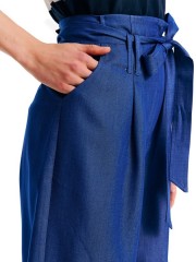 Blue Jean tencel ψηλόμεση βερμούδα με πιέτες ψηλά, πλαϊνές τσέπες, ρεβέρ στο τελείωμα και αποσπώμενη ζώνη Forel 