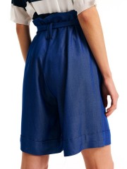 Blue Jean tencel ψηλόμεση βερμούδα με πιέτες ψηλά, πλαϊνές τσέπες, ρεβέρ στο τελείωμα και αποσπώμενη ζώνη Forel 