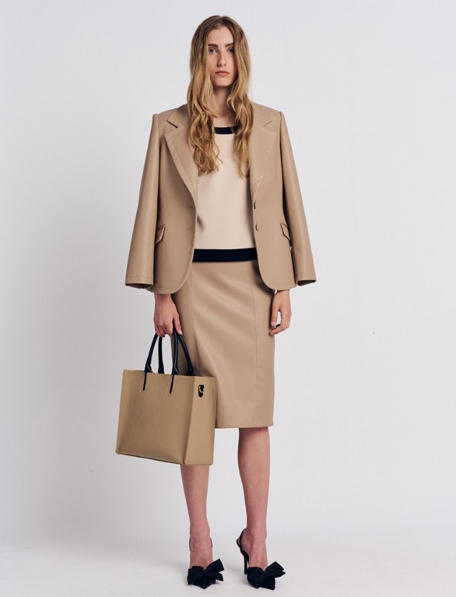 Μπεζ faux-leather ψηλόμεση midi φούστα σε ίσια γραμμή, με διακοσμητικές ραφές και κουφόπιετα πίσω Forel 
