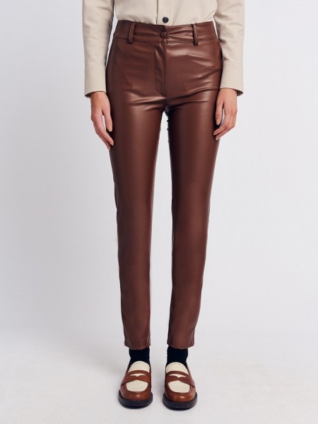Ταμπά faux-leather παντελόνι αστραγάλου σε ίσια γραμμή, ψεύτικες πλαϊνές τσέπες και κλείσιμο μ κρυφό φερμουάρ και κουμπί μπροστά Forel 