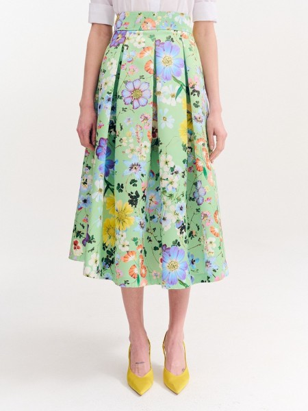 Floral printed πράσινη ψηλόμεση midi σατέν φούστα, με πιέτες, σταθερό ζωνάκι στην μέση και κλείσιμο με κρυφό φερμουάρ πίσω Forel