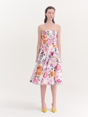 Floral printed ροζ σατέν midi strapless φόρεμα, σε κλος γραμμή, κλείσιμο με φερμουάρ πίσω και αποσπώμενες τιράντες Forel 
