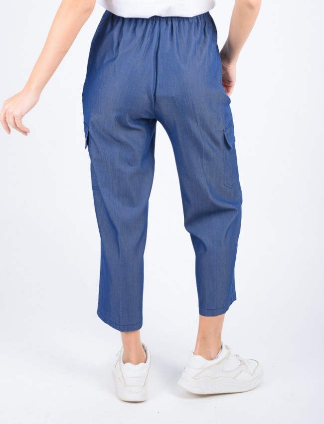 Blue jean τύπου tensel ψηλόμεσο croped παντελόνι με μεγάλες πλαϊνές εξωτερικές τσέπες, κλείσιμο με φερμουάρ και κουμπί και λάστιχο με κορδόνι στη μέση Forel