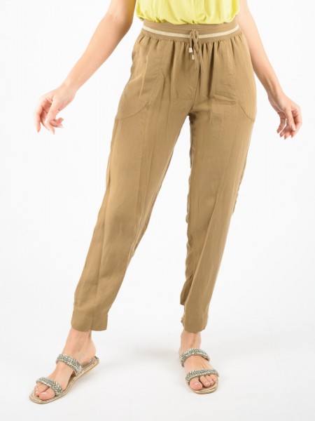 Κάμελ ψηλόμεσο λινό loose-fit παντελόνι με ριγέ λάστιχο στη μέση, διακοσμητικό κορδονάκι, πλαϊνές τσέπες, διακοσμητικά γαζιά μπροστά και ριγέ λάστιχο στην πίσω μεριά στο τελείωμα Forel