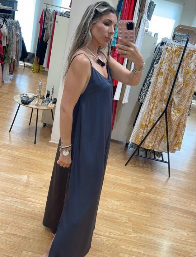 Γκρι αμάνικο satin touch midi φόρεμα, σε χαλαρή γραμμή, με λεπτές ρυθμιζόμενες τιράντες και αποσπώμενη υφασμάτινη ζώνη Innocent Γκρι αμάνικο satin touch midi φόρεμα, σε χαλαρή γραμμή, με λεπτές ρυθμιζόμενες τιράντες και αποσπώμενη υφασμάτινη ζώνη Innocent