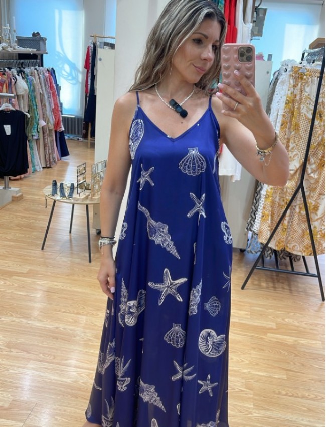 Εμπριμέ μπλε αμάνικο satin touch midi φόρεμα, με τύπωμα αχιβάδες, πλαϊνά ανοίγματα και με λεπτές ρυθμιζόμενες τιράντες Innocent