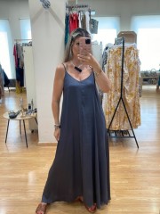 Γκρι αμάνικο satin touch midi φόρεμα, σε χαλαρή γραμμή, με λεπτές ρυθμιζόμενες τιράντες και αποσπώμενη υφασμάτινη ζώνη Innocent Γκρι αμάνικο satin touch midi φόρεμα, σε χαλαρή γραμμή, με λεπτές ρυθμιζόμενες τιράντες και αποσπώμενη υφασμάτινη ζώνη Innocent