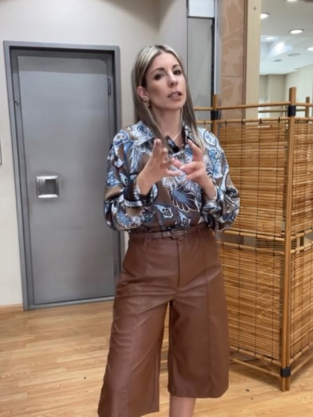 Ταμπά faux-leather ψηλόμεση βερμούδα, με πλαϊνές τσέπες, με διακοσμητικά νερβίρ και κλείσιμο με κουμπί και κρυφό φερμουάρ μπροστά  Innocent 