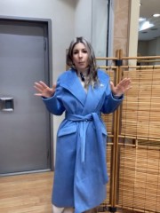 Σιελ σταυροκουμπωτό παλτό με ρεγκλάν μανικοκόλληση, λουπέτο λαιμόκοψη, μπροστινές καπακωτές τσέπες και αποσπώμενη υφασμάτινη ζώνη Innocent 