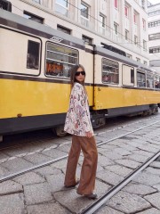 Floral printed λιλά-μπεζ μονόκουμπο oversized σακάκι με πέτο γιακά Innocent Floral printed λιλά-μπεζ μονόκουμπο oversized σακάκι με πέτο γιακά Innocent