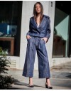 Blue Jean ψηλόμεση cropped παντελόνα με μπροστινές πιέτες, πλαϊνές τσέπες, λάστιχο πίσω στη μέση και κλείσιμο με κρυφό φερμουάρ και κουμπί μπροστά innocent