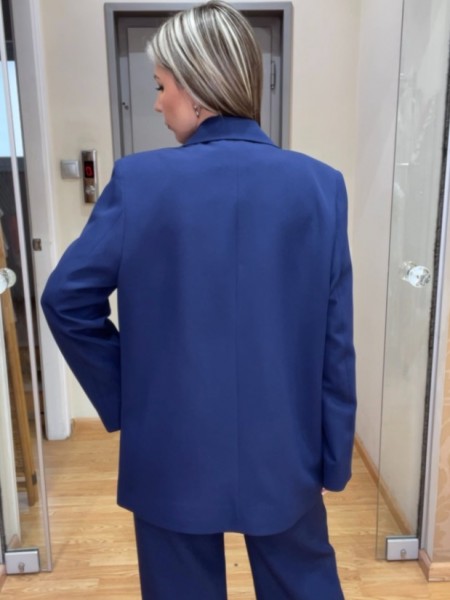 Μπλε κρεπ oversized μονόκουμπο σακάκι σε ίσια γραμμή, με πέτο γιακά και χωρίς τσέπες Innocent