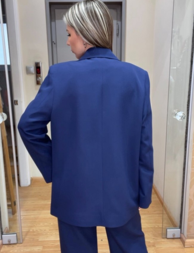 Μπλε κρεπ oversized μονόκουμπο σακάκι σε ίσια γραμμή, με πέτο γιακά και χωρίς τσέπες Innocent