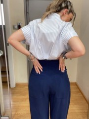 Blue navy ψηλόμεσο slouchy- fit παντελόνα με διπλές πιέτες, πλαϊνές τσέπες και μη αποσπώμενο ζωνάκι με κουμπί στο πλάι innocent