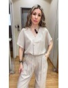 Μπεζ κοντομάνικη tencel μπλο΄ύζα σε χαλαρή γραμμή, με V-λαιμόκοψη και κουφόπιετα μπροστά Innocent 