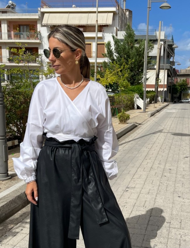 Λευκό βαμβακοσατέν κρουαζέ oversized μακρυμάνικο πουκάμισο με δέσιμο-φιόγκο στο πλάι και μικρές σούρες με πιασίματα στα balloon μανίκια Innocent