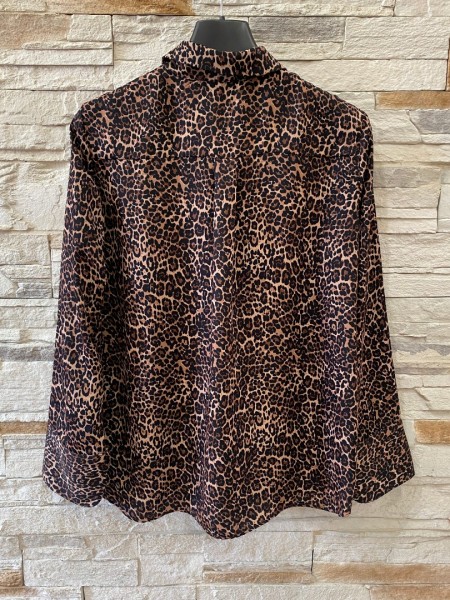 Animal printed καφέ μακρυμάνικο σατινέ πουκάμισο, σε χαλαρή γραμμή και κλείσιμο με κουμπιά Innocent