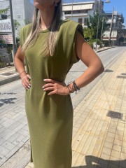 Λάδι αμάνικο maxi φόρεμα σε modal ύφανση, στρογγυλή λαιμόκοψη, πλαϊνά ανοίγματα και μικρά πλαϊνά καστίσματα στην μέση Innocent 