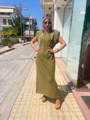 Λάδι αμάνικο maxi φόρεμα σε modal ύφανση, στρογγυλή λαιμόκοψη, πλαϊνά ανοίγματα και μικρά πλαϊνά καστίσματα στην μέση Innocent 