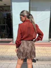 Εκάι μακρυμάνικο ημιδιάφανο πουκάμισο από μουσελίνα , σε ίσια γραμμή, με μικρές πιέτες στους ώμους, μη αποσπώμενο γραβατάκι μπροστά και μάο γιακά Innocent