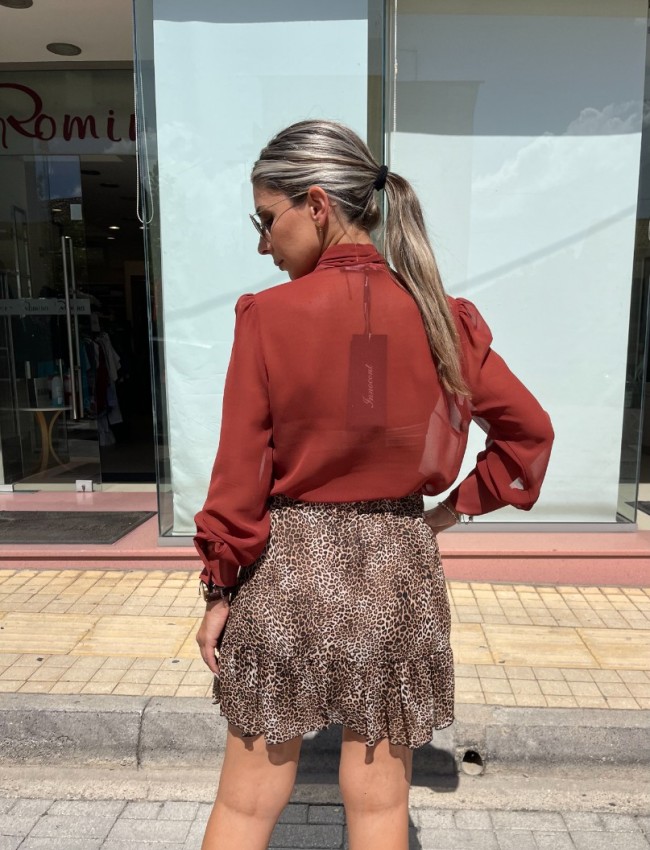 Εκάι μακρυμάνικο ημιδιάφανο πουκάμισο από μουσελίνα , σε ίσια γραμμή, με μικρές πιέτες στους ώμους, μη αποσπώμενο γραβατάκι μπροστά και μάο γιακά Innocent