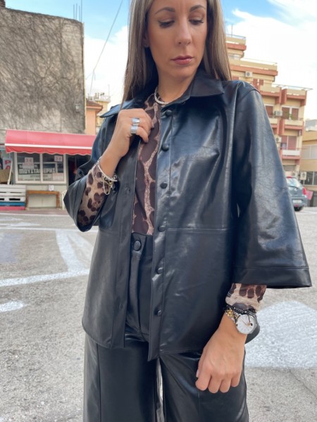 Μαύρο faux leather πουκάμισο σε τετράγωνη γραμμή με 3/4 μανίκια και διακοσμητικές ραφές innocent