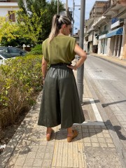 Χακί ψηλόμεση faux leather παντελονόφουστα με λάστιχο στην μέση, πλαϊνές τσέπες και αποσπώμενη υφασμάτινή ζώνη Innocent