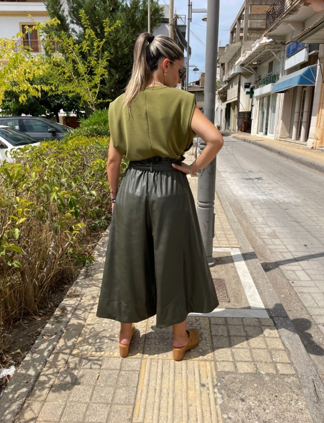 Χακί ψηλόμεση faux leather παντελονόφουστα με λάστιχο στην μέση, πλαϊνές τσέπες και αποσπώμενη υφασμάτινή ζώνη Innocent