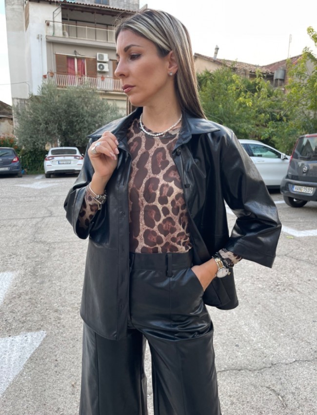 Μαύρο faux leather πουκάμισο σε τετράγωνη γραμμή με 3/4 μανίκια και διακοσμητικές ραφές innocent