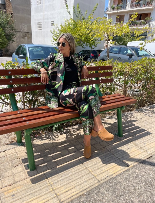 Floral printed πράσινο ψηλόμεσο παντελόνι σε ίσια γραμμή με συνδυασμό διαφορετικών print λάστιχο στη μέση, πλαϊνές τσέπες και ρυθμιζόμενο κορδόνι Innocent 
