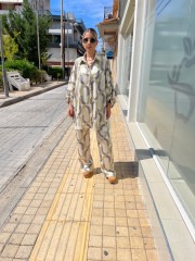 Εμπριμέ βανίλια ψηλόμεσο ματ σατέν παντελόνι με γεωμετρικό τύπωμα, σε ίσια γραμμή, πλαϊνές τσέπες και λάστιχο στη μέση Innocent 