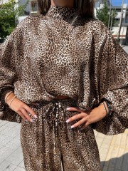 Animal printed μαύρη μακρυμάνικη μπλούζα με oversized μανίκια, λουπέτο λαιμόκοψη και λάστιχο στο τελείωμα Innocent 