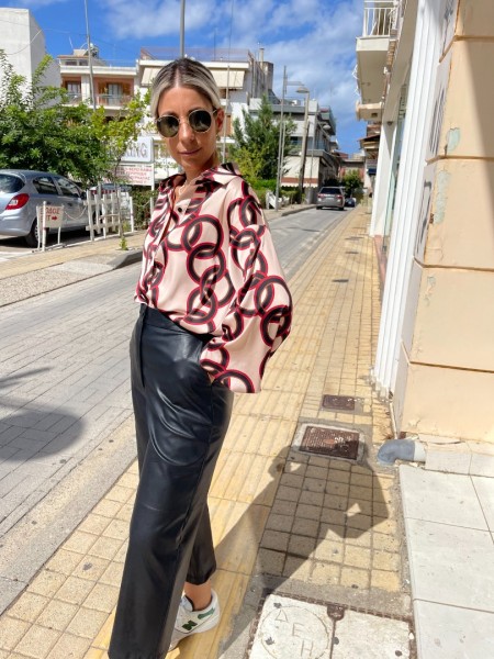 Μαύρη faux-leather ψηλόμεση cropped παντελόνα, σε ίσια γραμμή, κλείσιμο με κρυφό φερμουάρ και κουμπί μπροστά Innocent 