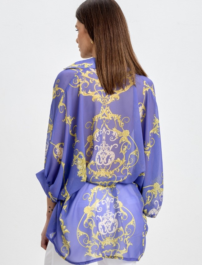 Εμπριμέ μωβ ημιδιάφανη oversized μουσελίνα μπλούζα με χρυσά λαχούρια, φαρδιά μανίκια και ρεγκλάν μανικοκόλληση Innocent