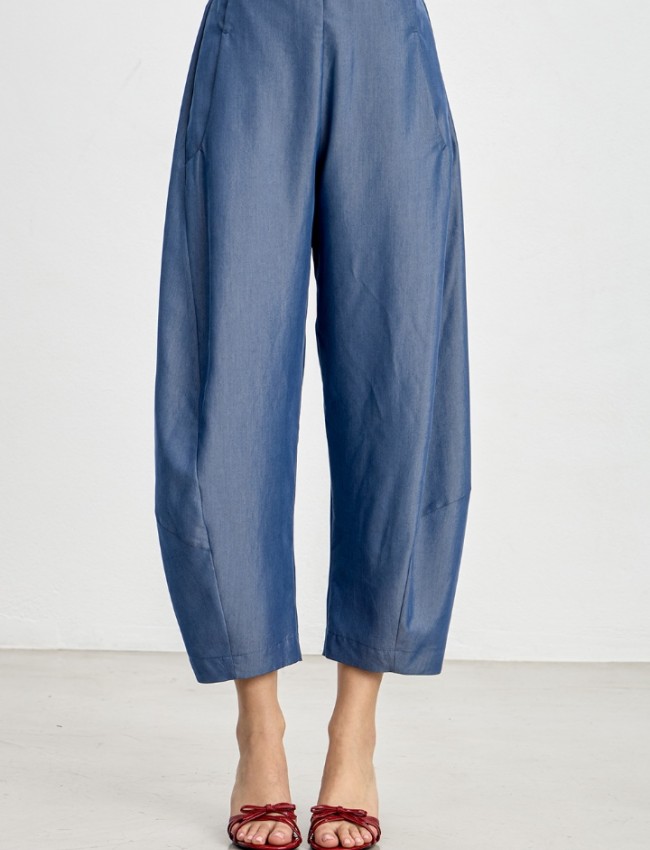 Light blue Jean tencel slouchy-fit σχεδιαστικό παντελόνι, με λάστιχο πίσω στην μέση, κρυφό φερμουάρ στο πλάι και πλαϊνές τσέπες innocent 