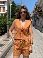 Κάμελ ψηλόμεσο σορτς με φούξια κεντήματα, πλαϊνές τσέπες και ρυθμιζόμενο κορδόνι με λάστιχο στην μέση Innocent Κάμελ ψηλόμεσο σορτς με φούξια κεντήματα, πλαϊνές τσέπες και ρυθμιζόμενο κορδόνι με λάστιχο στην μέση Innocent