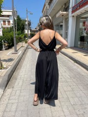 Μαύρη αμάνικη satin touch ολόσωμη φόρμα, σε χαλαρή γραμμή, με λεπτές ρυθμιζόμενες  τιράντες και αποσπώμενη υφασμάτινη ζώνη Innocent 