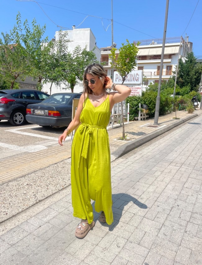 Lime-κίτρινη αμάνικη satin touch ολόσωμη φόρμα, σε χαλαρή γραμμή, με λεπτές ρυθμιζόμενες  τιράντες και αποσπώμενη υφασμάτινη ζώνη Innocent