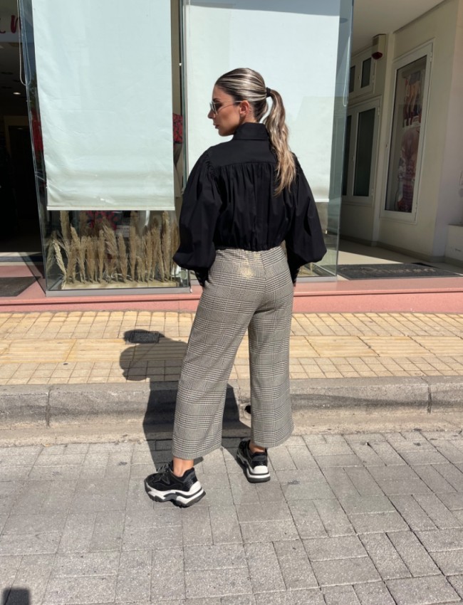 Καρώ μπεζ ψηλόμεση cropped παντελόνα με χρυσή μεταλλική όψη , λάστιχο πίσω στην μέση και κλείσιμο με κρυφό φερμουάρ και δέσιμο μπροστά Innocent 