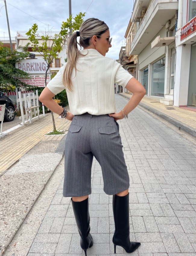 Tweed γκρι ψηλόμεση βερμούδα με πετρόλ ρίγα, μπροστινές πιέτες, πλάγιες τσέπες και κλείσιμο με κρυφό φερμουάρ και κουμπί μπροστά Innocent