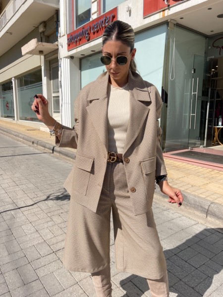 Καρώ μπεζ oversized σακάκι σε τετράγωνη γραμμή, μπροστινές τσέπες και κλείσιμο με διπλό κουμπί Innocent 