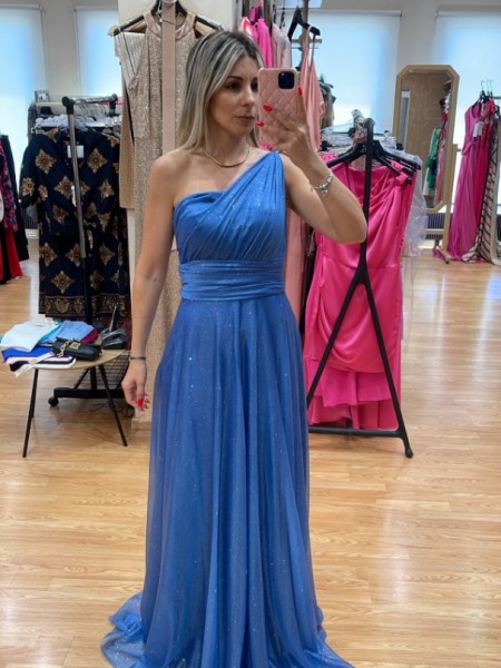 Ίντιγκο lurex αμάνικο maxi φόρεμα με έναν ώμο, φαρδιά μπάσκα στη μέση και αποσπώμενη εσάρπα Mikael