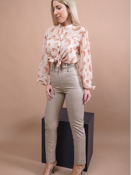 Μπεζ ψηλόμεσο faux-leather FLAVIE παντελόνι σε στενή γραμμή, με μύτες στην μπάσκα, εσωτερικό κρυφό κούμπωμα και τετράγωνες τσέπες πίσω Mind Matter