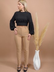 Μαύρη μακρυμάνικη cropped HAILEY μπλούζα με κλειστή στρογγυλή λαιμόκοψη, ανάποδο κρουαζέ στην πλάτη με δέσιμο και σούρες στα μανίκια Mind Matter