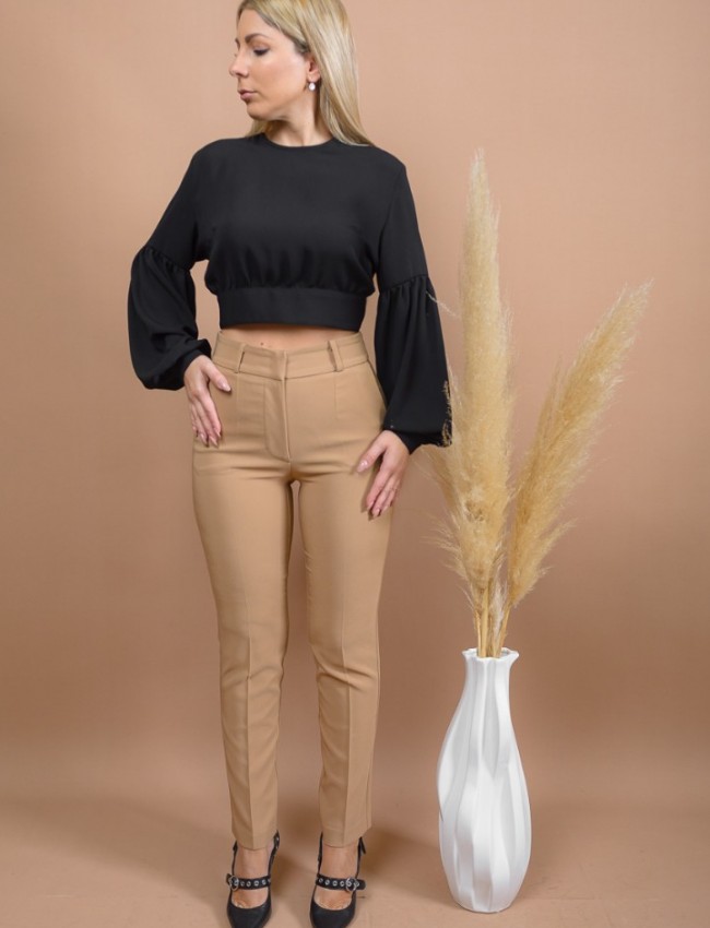 Μαύρη μακρυμάνικη cropped HAILEY μπλούζα με κλειστή στρογγυλή λαιμόκοψη, ανάποδο κρουαζέ στην πλάτη με δέσιμο και σούρες στα μανίκια Mind Matter