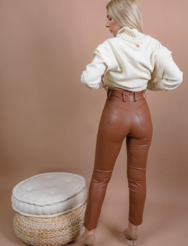 Ταμπά ψηλόμεσο faux-leather FLAVIE παντελόνι σε στενή γραμμή, με μύτες στην μπάσκα, εσωτερικό κρυφό κούμπωμα και τετράγωνες τσέπες πίσω Mind Matter