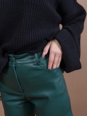 Πράσινο ψηλόμεσο faux-leather JOELLE σορτς με ασύμμετρο τελείωμα στα πλαϊνά, μπροστινές στρογγυλεμένες τσέπες και κλείσιμο με κουμπί και φερμουάρ Mind Matter