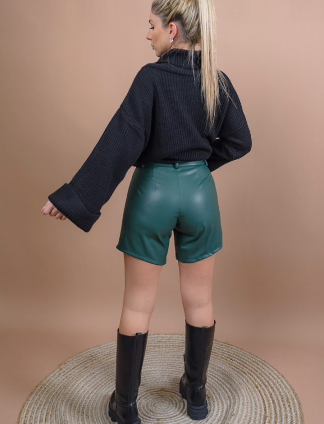 Πράσινο ψηλόμεσο faux-leather JOELLE σορτς με ασύμμετρο τελείωμα στα πλαϊνά, μπροστινές στρογγυλεμένες τσέπες και κλείσιμο με κουμπί και φερμουάρ Mind Matter