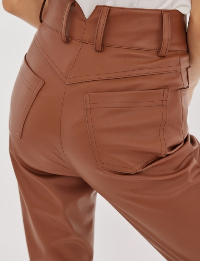 Ταμπά ψηλόμεσο faux-leather FLAVIE παντελόνι σε στενή γραμμή, με μύτες στην μπάσκα, εσωτερικό κρυφό κούμπωμα και τετράγωνες τσέπες πίσω Mind Matter
